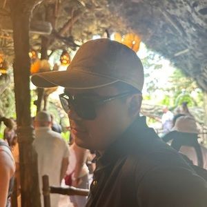 Meet your Posher, Roger